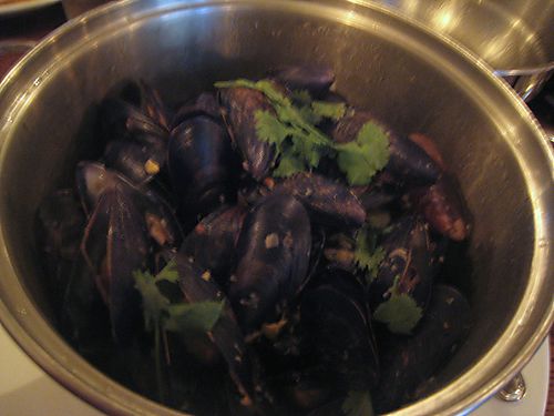 Resto debal curry mussels