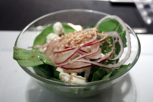 Kulto al plato spinach sesame feta salad
