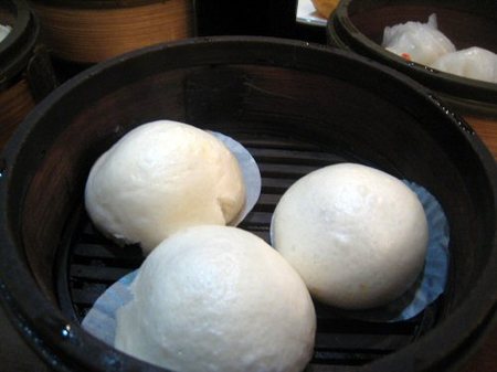 Vegetarian_dim_sum_lotus_paste_buns