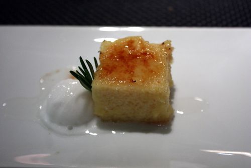 Kulto al plato pineapple cake coconut ice cream