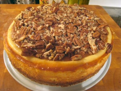 Pecan_and_salted_caramel_cheesecake