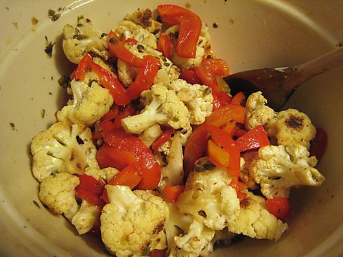 Cauliflower red pepper salad