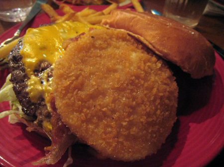 Tgifridays_cheesey_bacon_burger