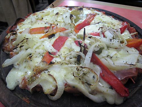 Guerrin onion peppers ham pizza