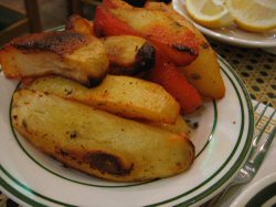 Chivito_doro_potatoes