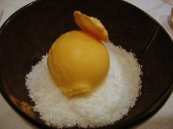Can_roca_coconut_yolk_ice_cream