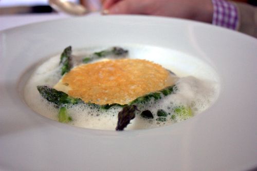 Eleven madison park poached egg, asparagus, hollandiase, parmesan