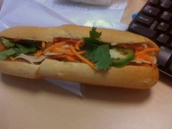 Paris_bakery_banh_mi