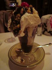 Ben_jacks_hot_fudge_sundae