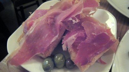 Boqueria_jamon_serrano