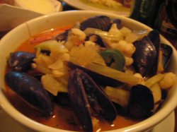 Itzocan_bistro_seafood_pozole