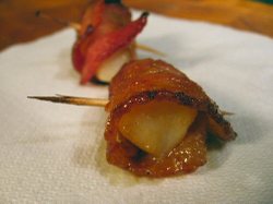 Bacon_scallops_close_up