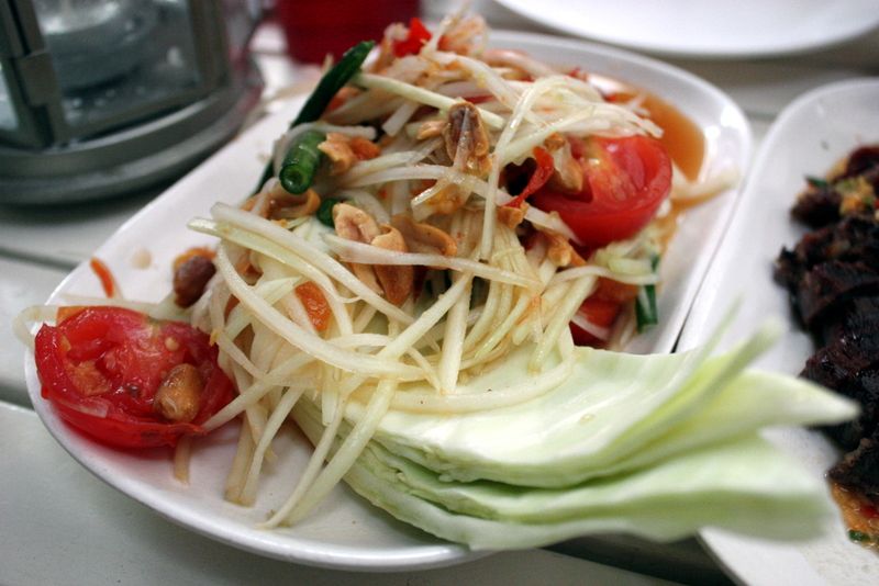 Pok pok papaya salad