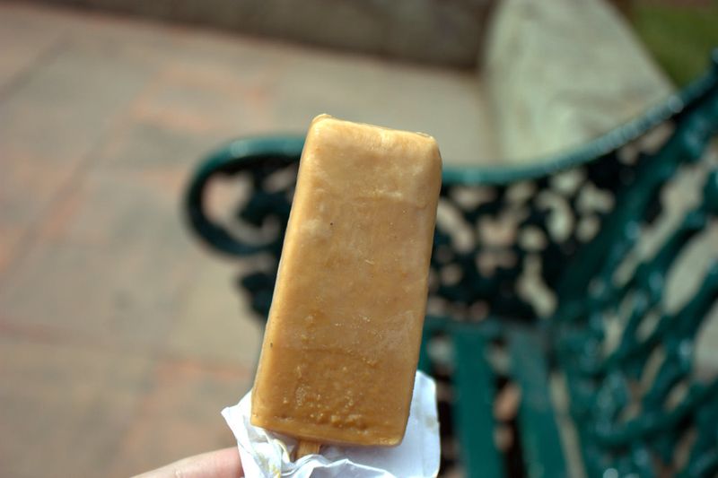 Popeye's cajeta paleta