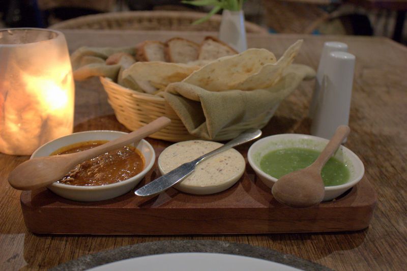 Los danzantes bread basket