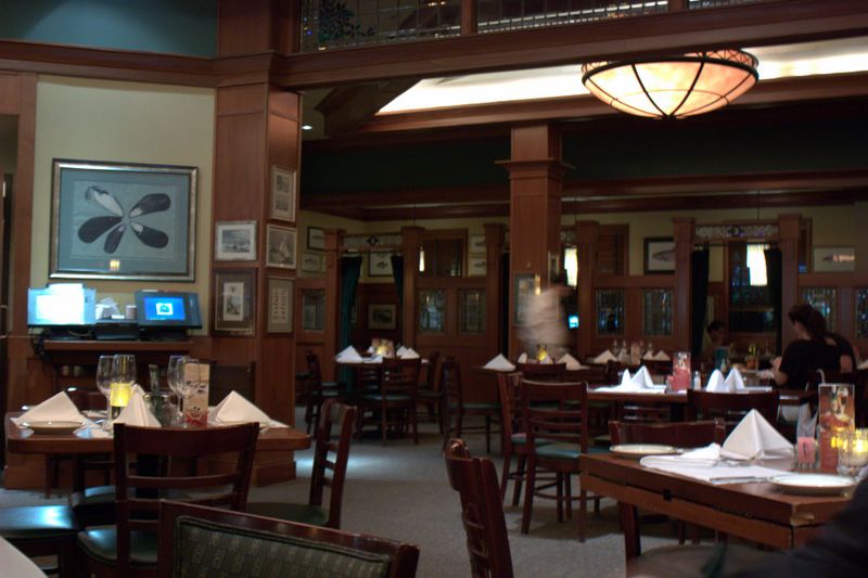 Mccormick & schmick's interior