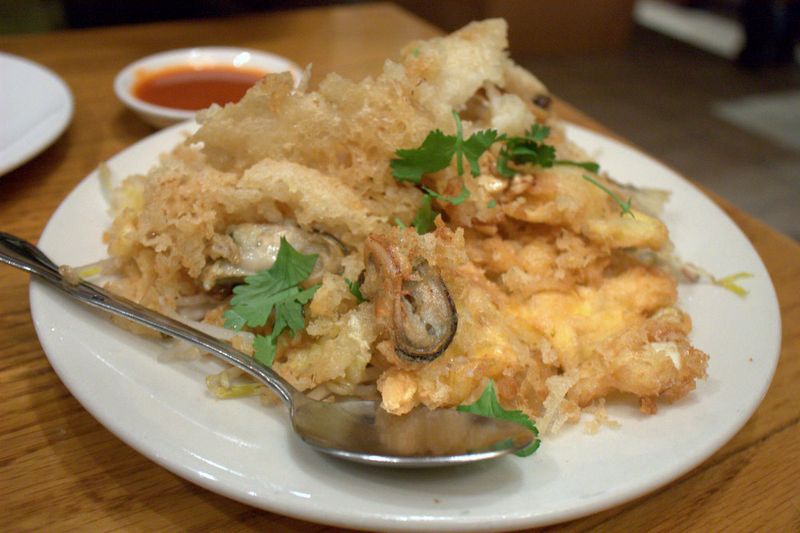 Spoon thai mussel omelet