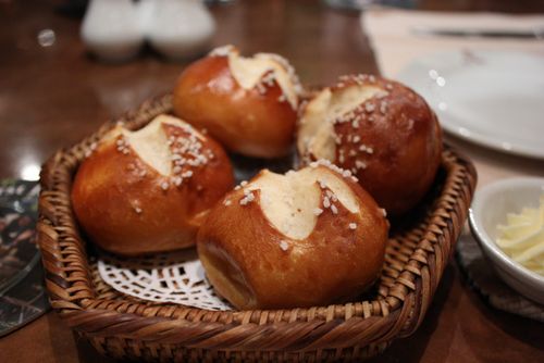 Bei otto pretzel rolls