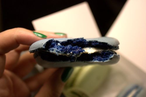 Bouchon bakery blueberry macaron