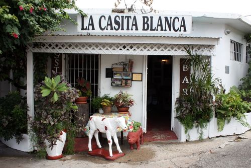 Casita blanca exterior