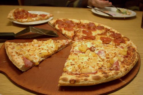 Pizza hut pizza.CR2