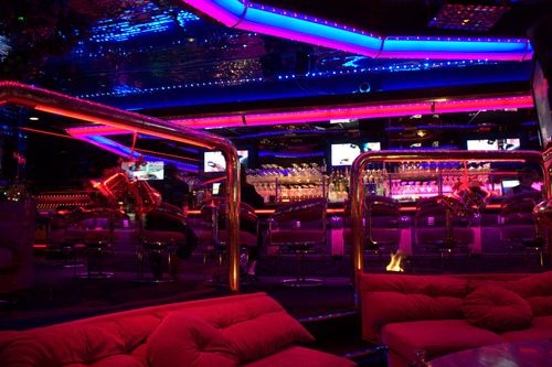 Peppermill lounge bar