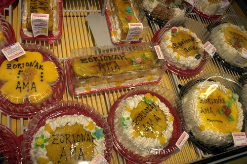 Eroski basque birthday cakes