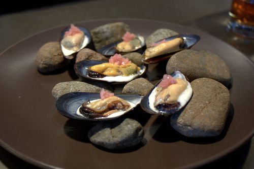Bent brick mussels