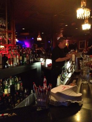 Junior's bar