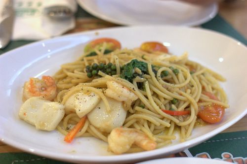 Pizza company pad kee mao spaghetti